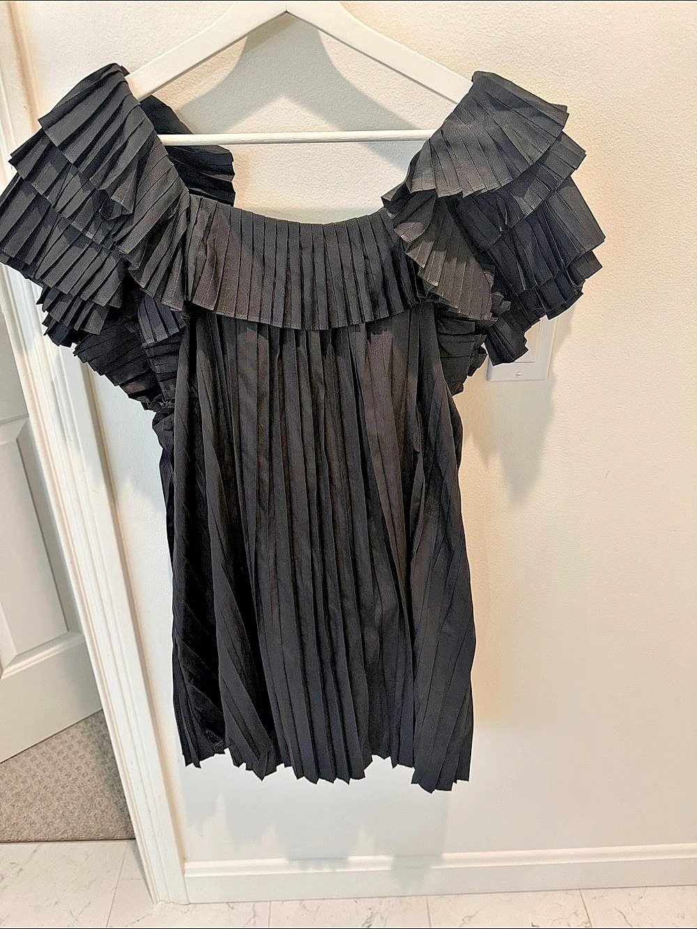 pants store Black Pleated Ruffle Mini Dress, Size Large
